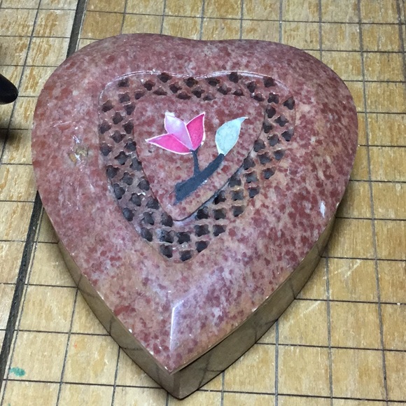 Inlaid Floral Framed by Cut Out Lattice Lid Carved Stone Jewelry Box EVC India - Picture 2 of 9